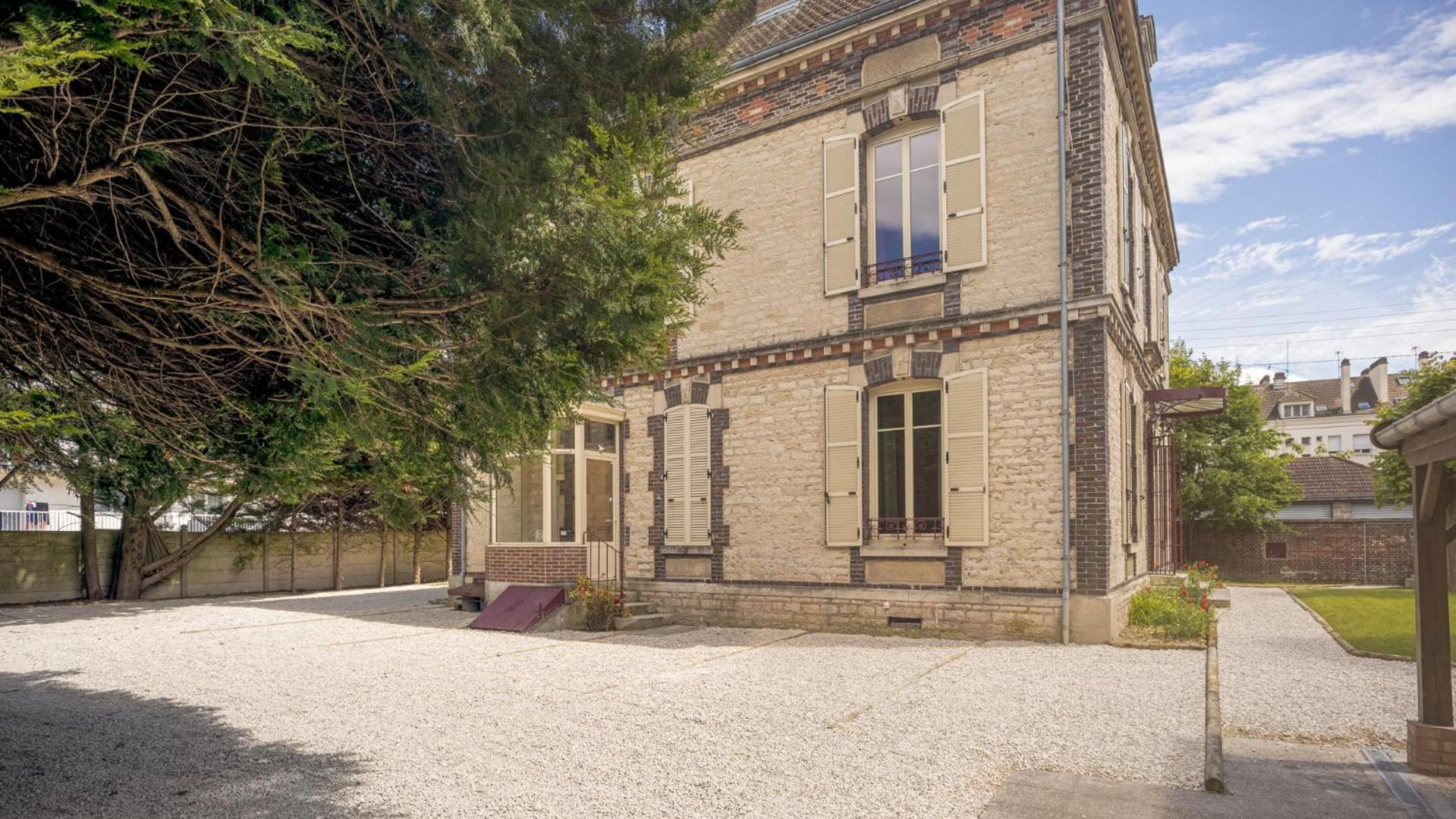 Bonappart 12 - Charme Napoleonien & Confort Troyes Exteriér fotografie