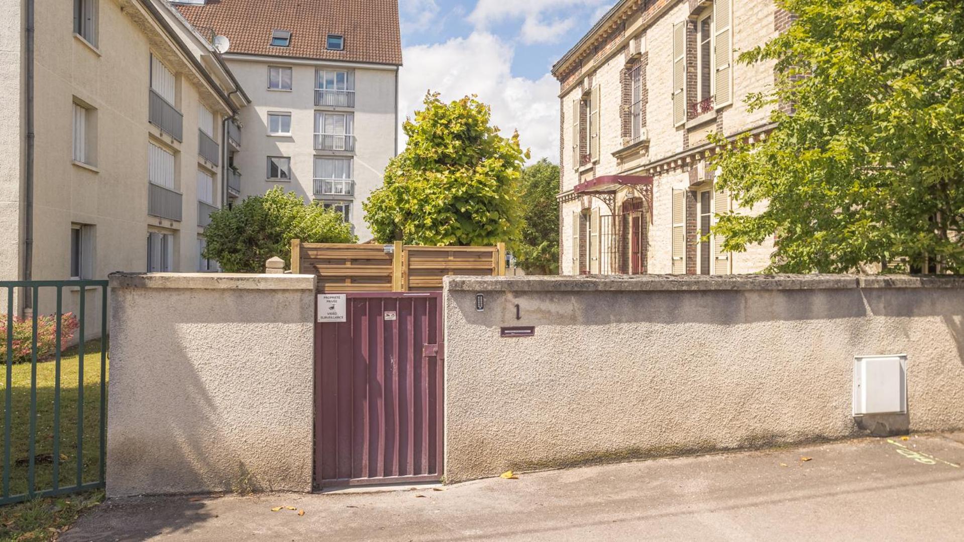 Bonappart 12 - Charme Napoleonien & Confort Troyes Exteriér fotografie