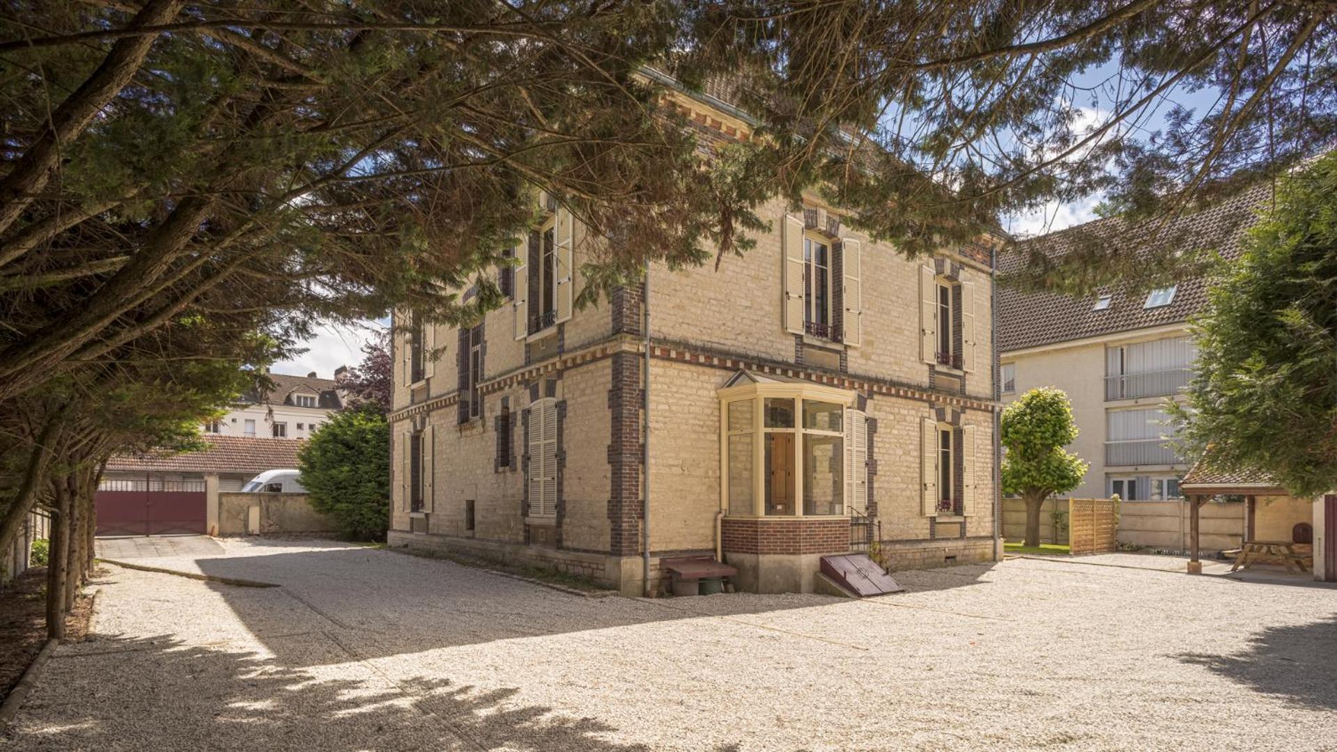 Bonappart 12 - Charme Napoleonien & Confort Troyes Exteriér fotografie